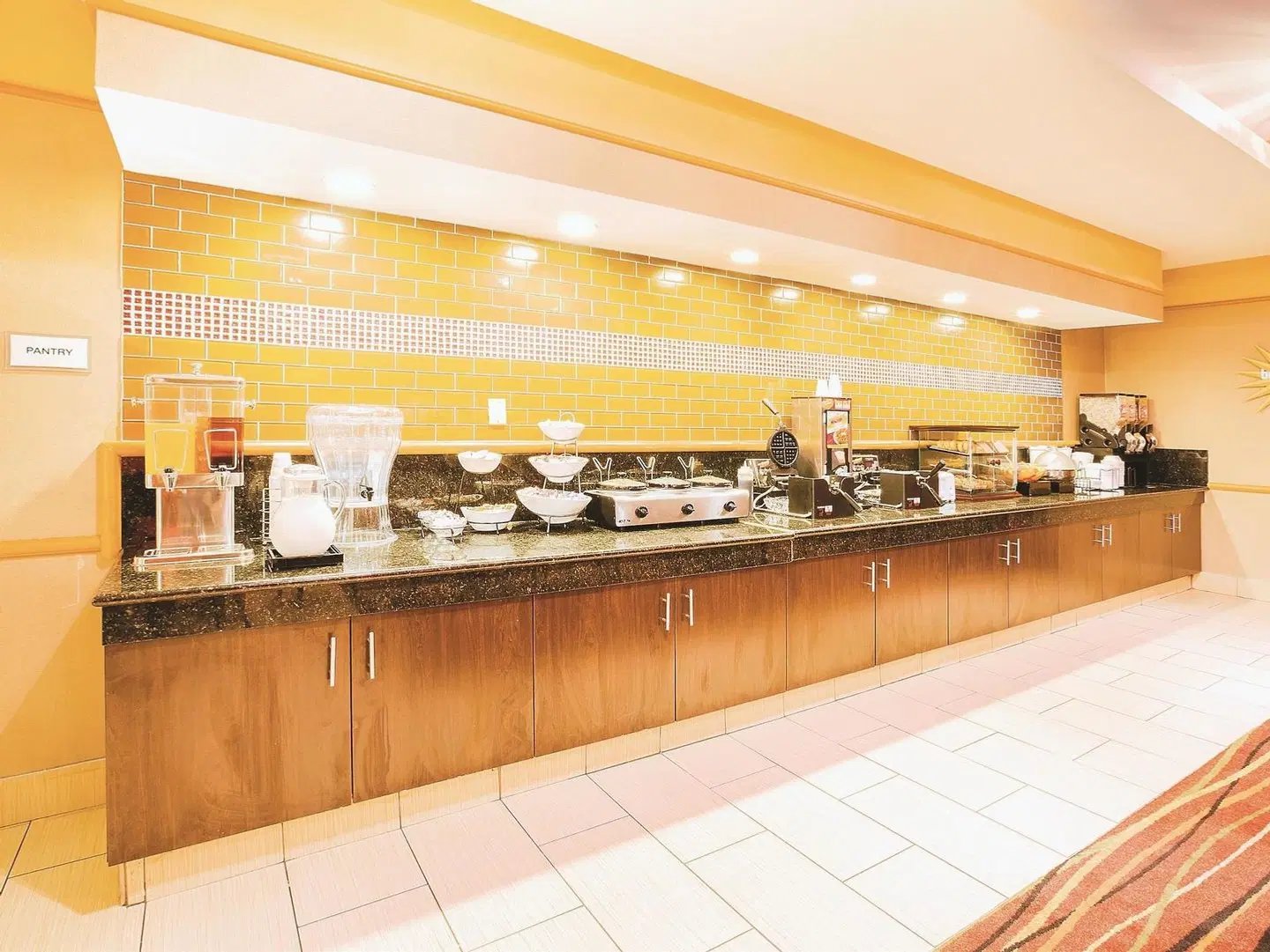 La Quinta Inn & Suites by Wyndham Cincinnati Airpt Florence Restaurant