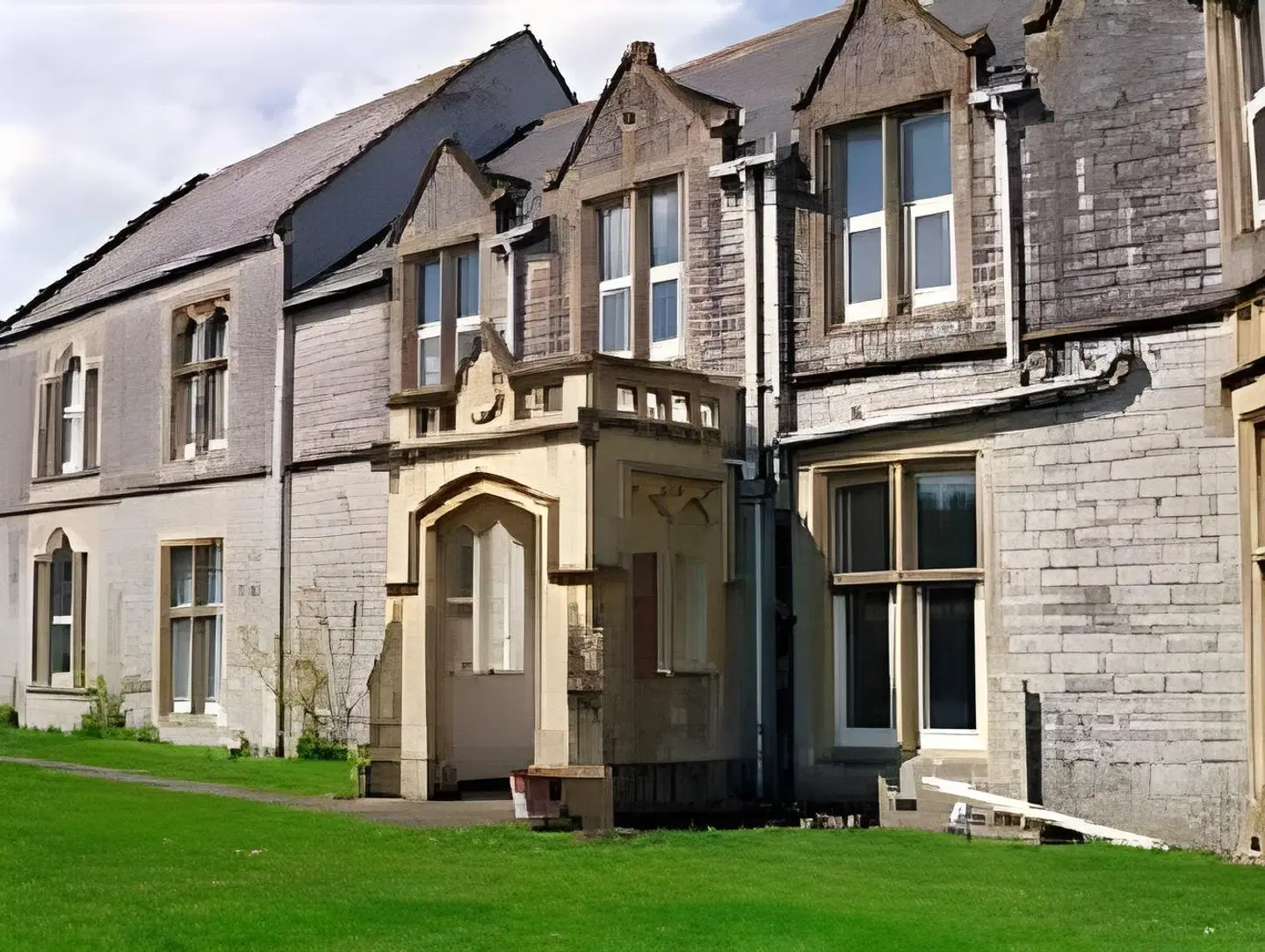 Meare Manor EXTERIOR