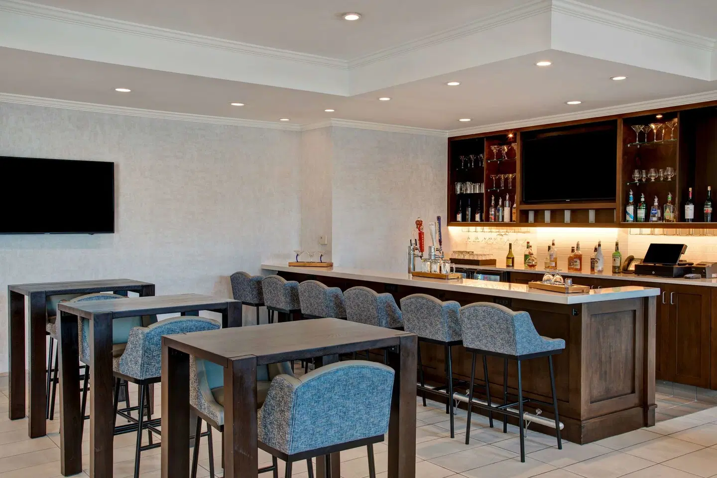 Hilton Garden Inn Kansas City/Kansas Bar