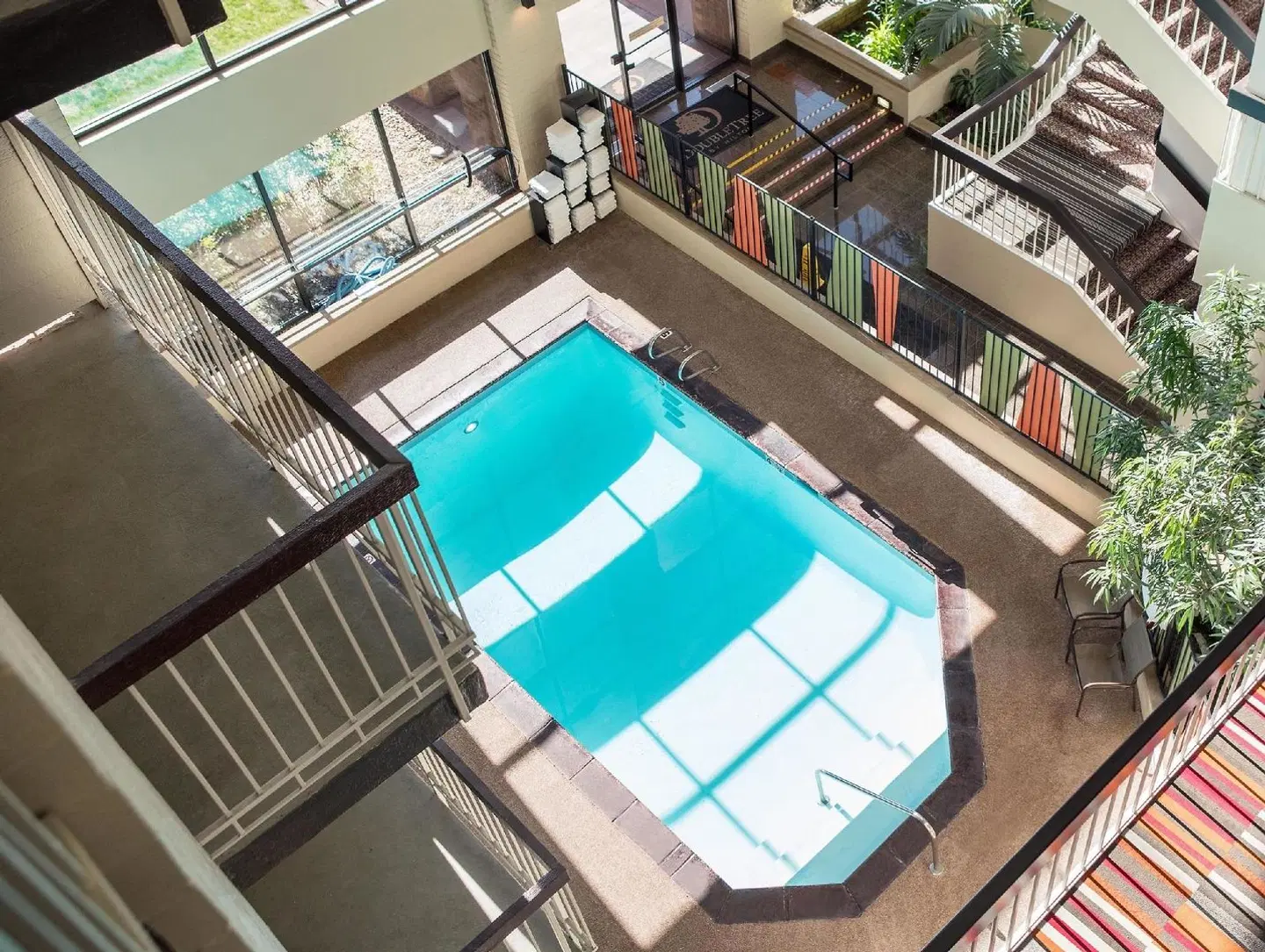 DoubleTree by Hilton Denver Tech OUTDOOR_POOL
