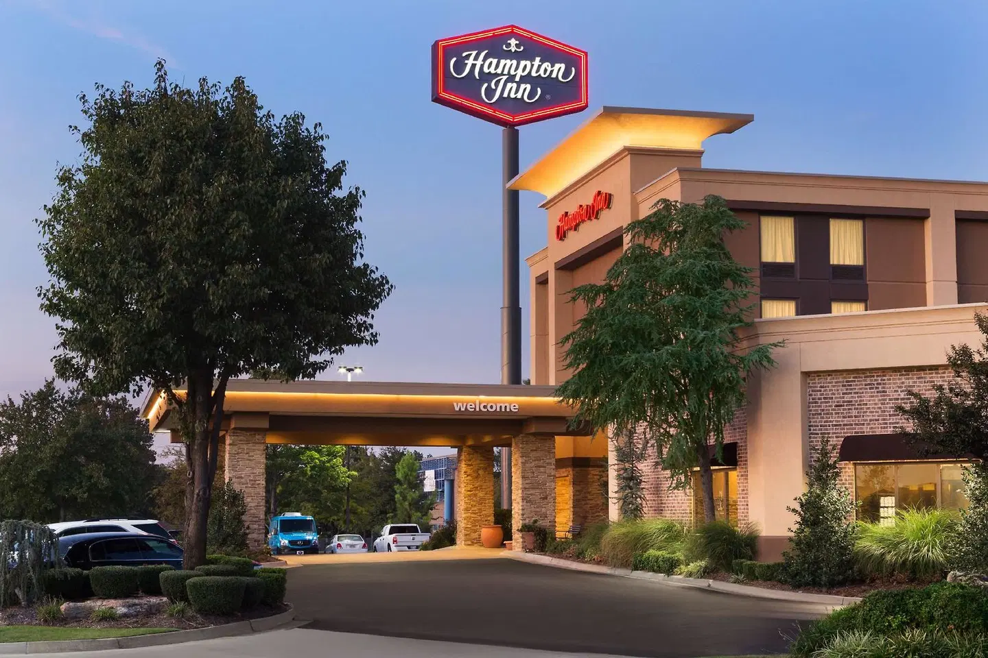 Hampton Inn Fort Smith EXTERIOR