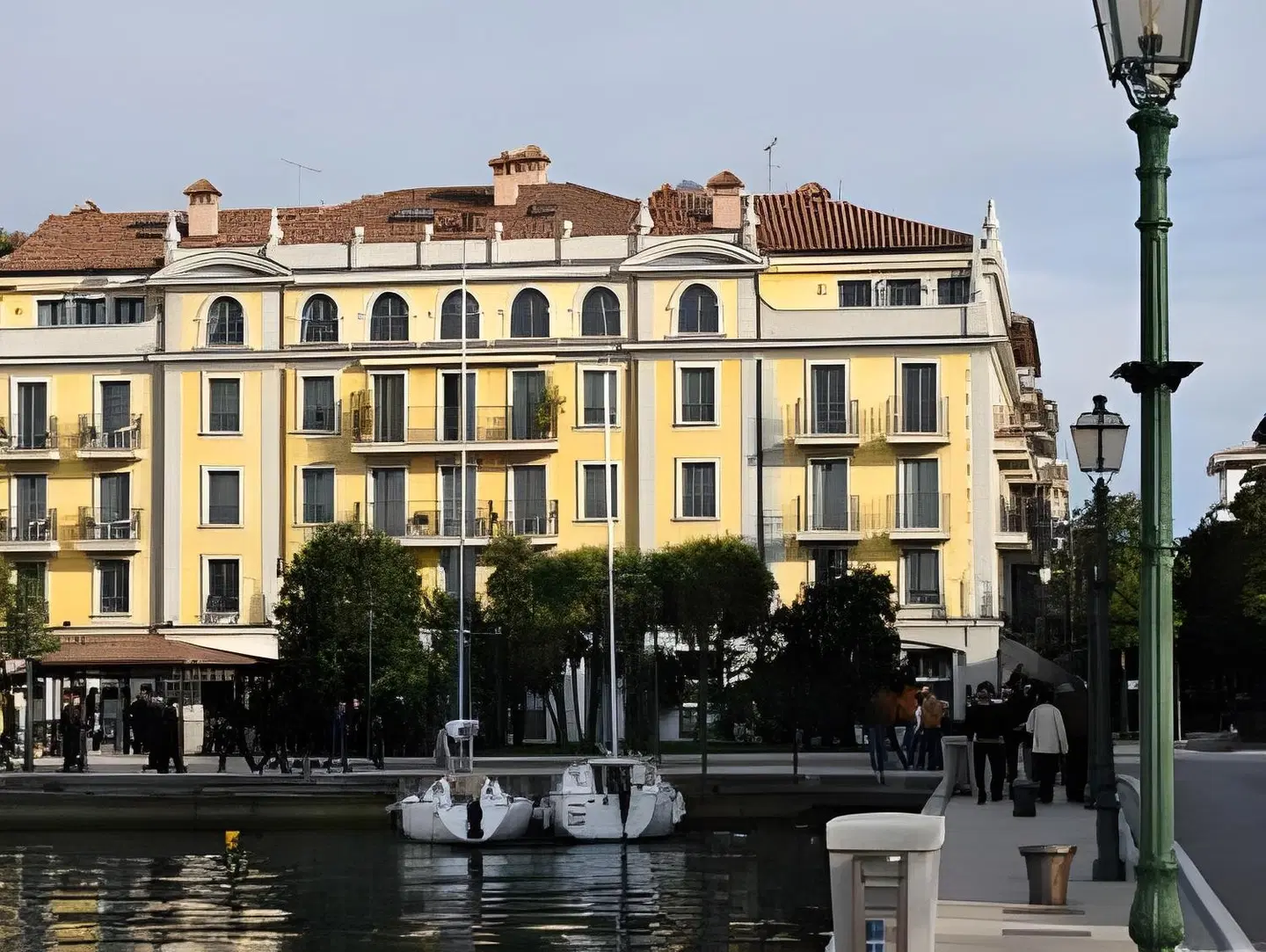 Metropole EXTERIOR