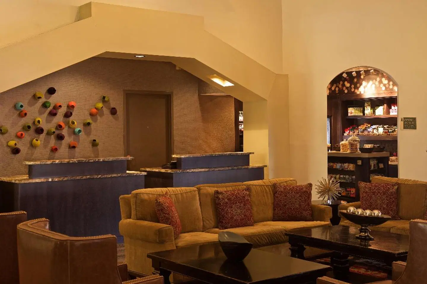 Embassy Suites by Hilton Flagstaff Bar