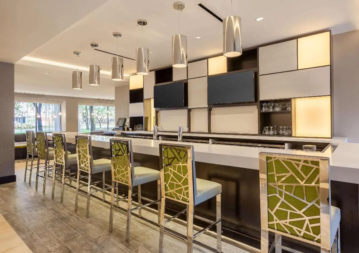 DoubleTree by Hilton Hotel & Suites Houston by the Galleria Bar