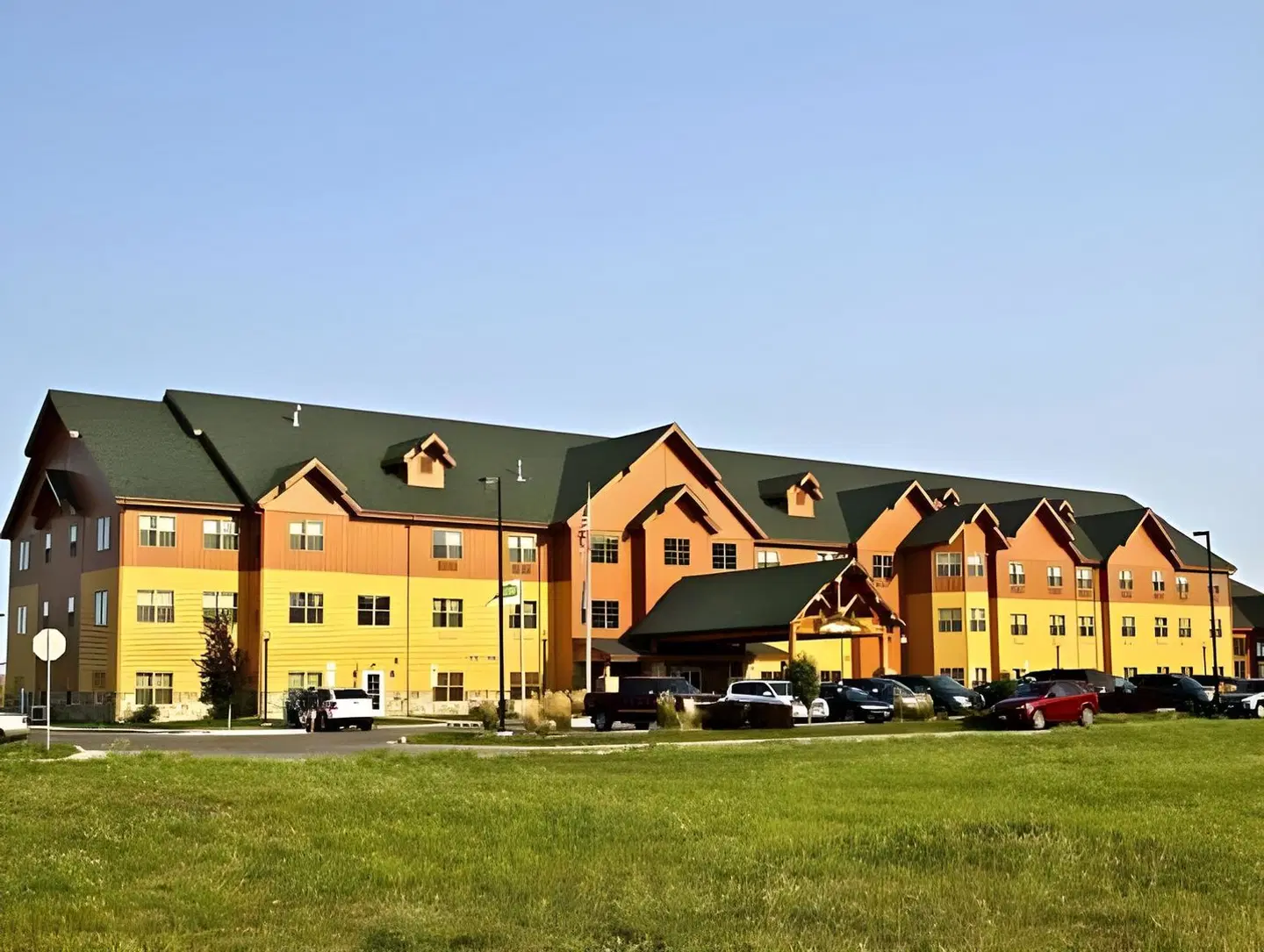 AmericInn by Wyndham Fargo Medical Center EXTERIOR