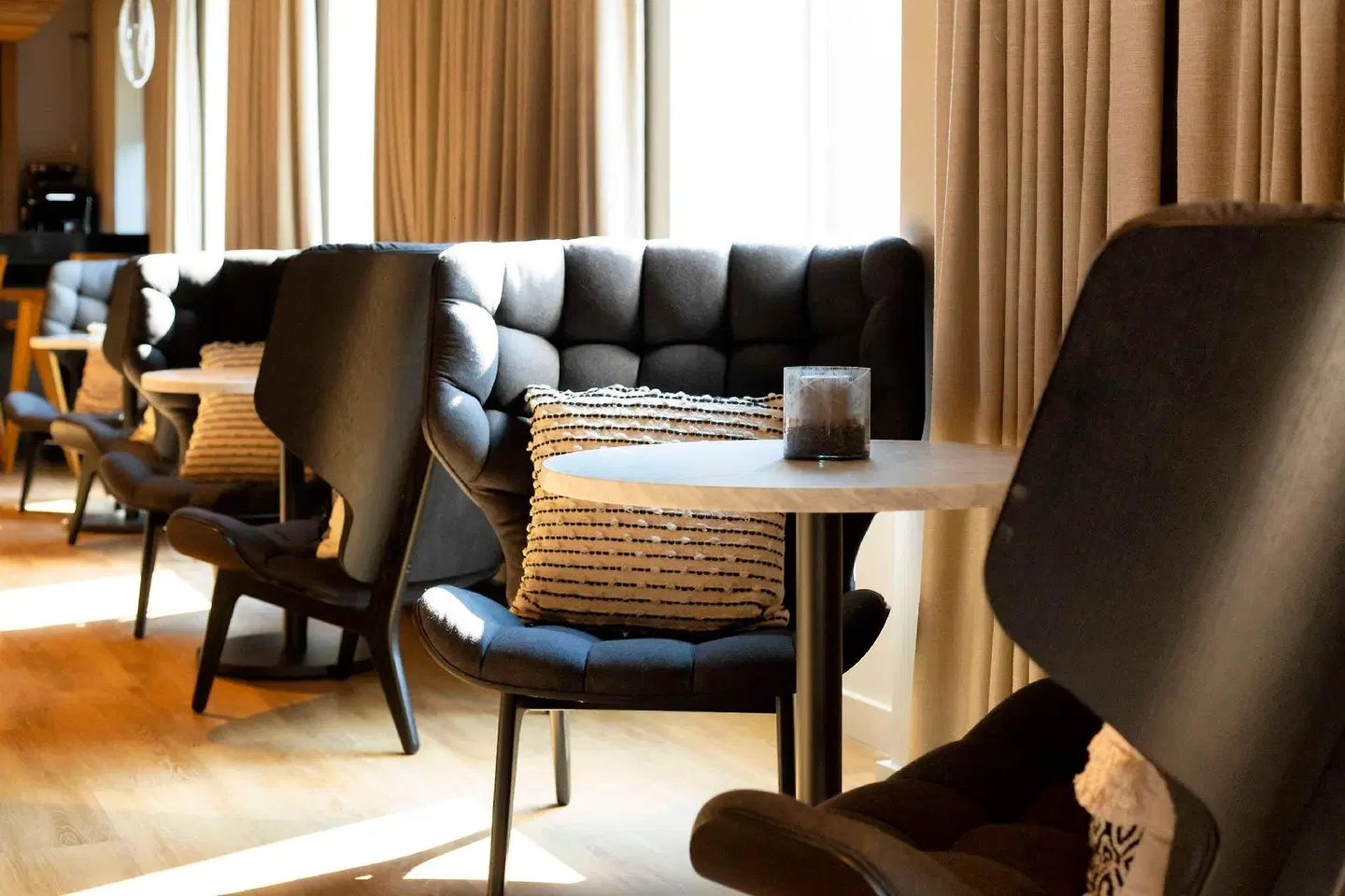 The Lloyd Stamford, Tapestry Collection by Hilton LOUNGE_LOBBY