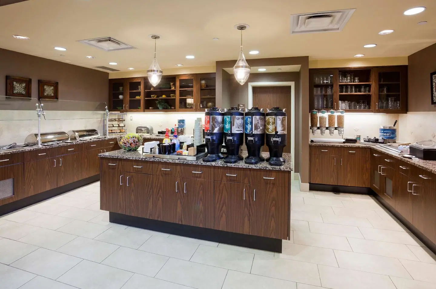 Homewood Suites by Hilton Minneapolis - Saint Louis Park at West End Bar