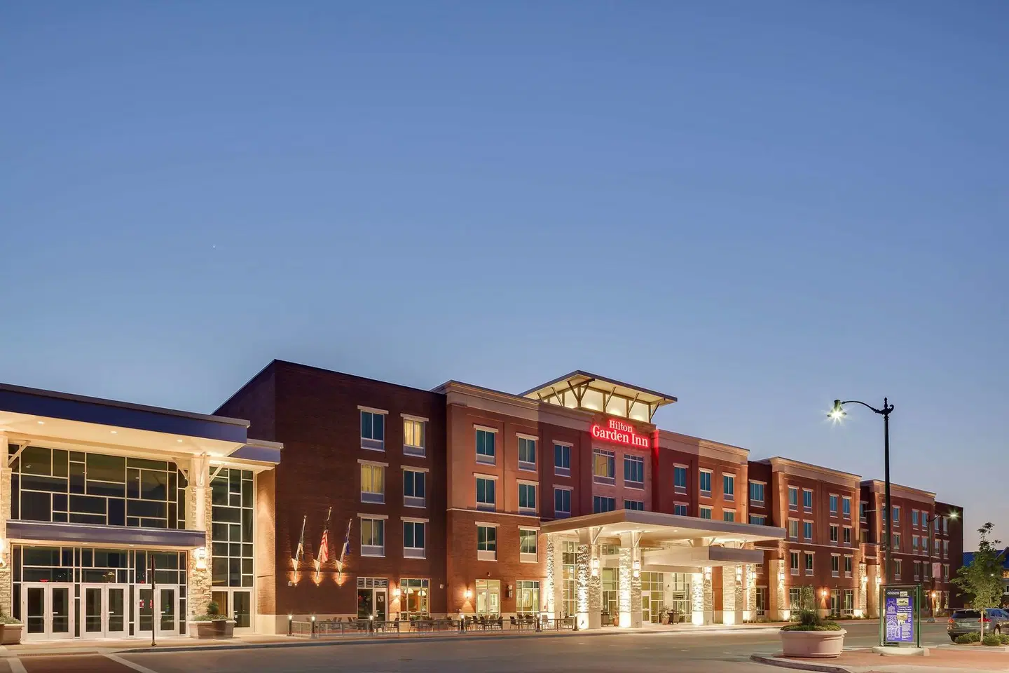 Hilton Garden Inn Manhattan Kansas EXTERIOR