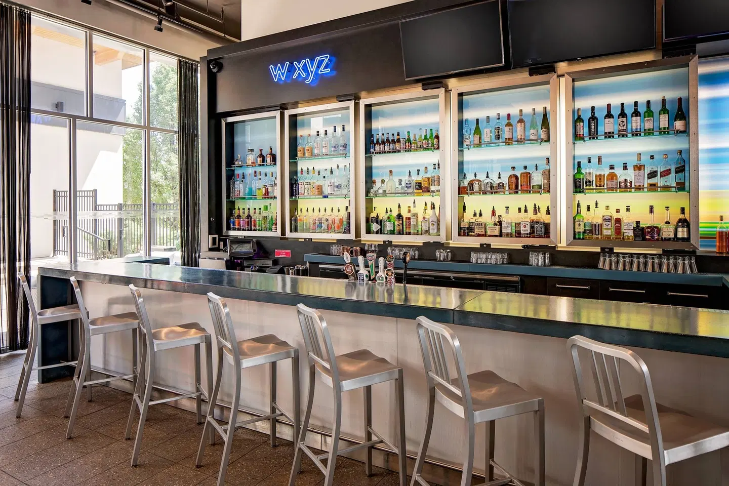 Aloft by Marriott Green Bay Bar