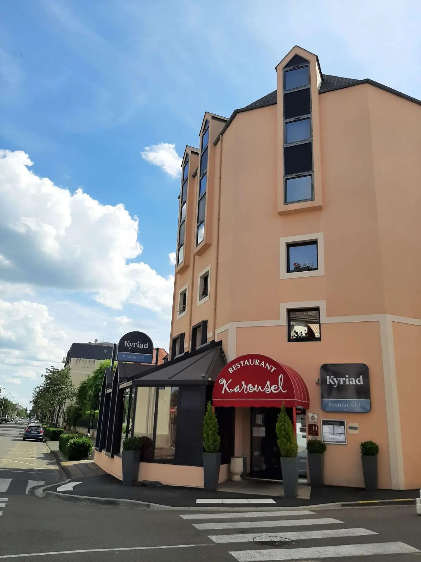 Kyriad Hotel Nevers Centre EXTERIOR