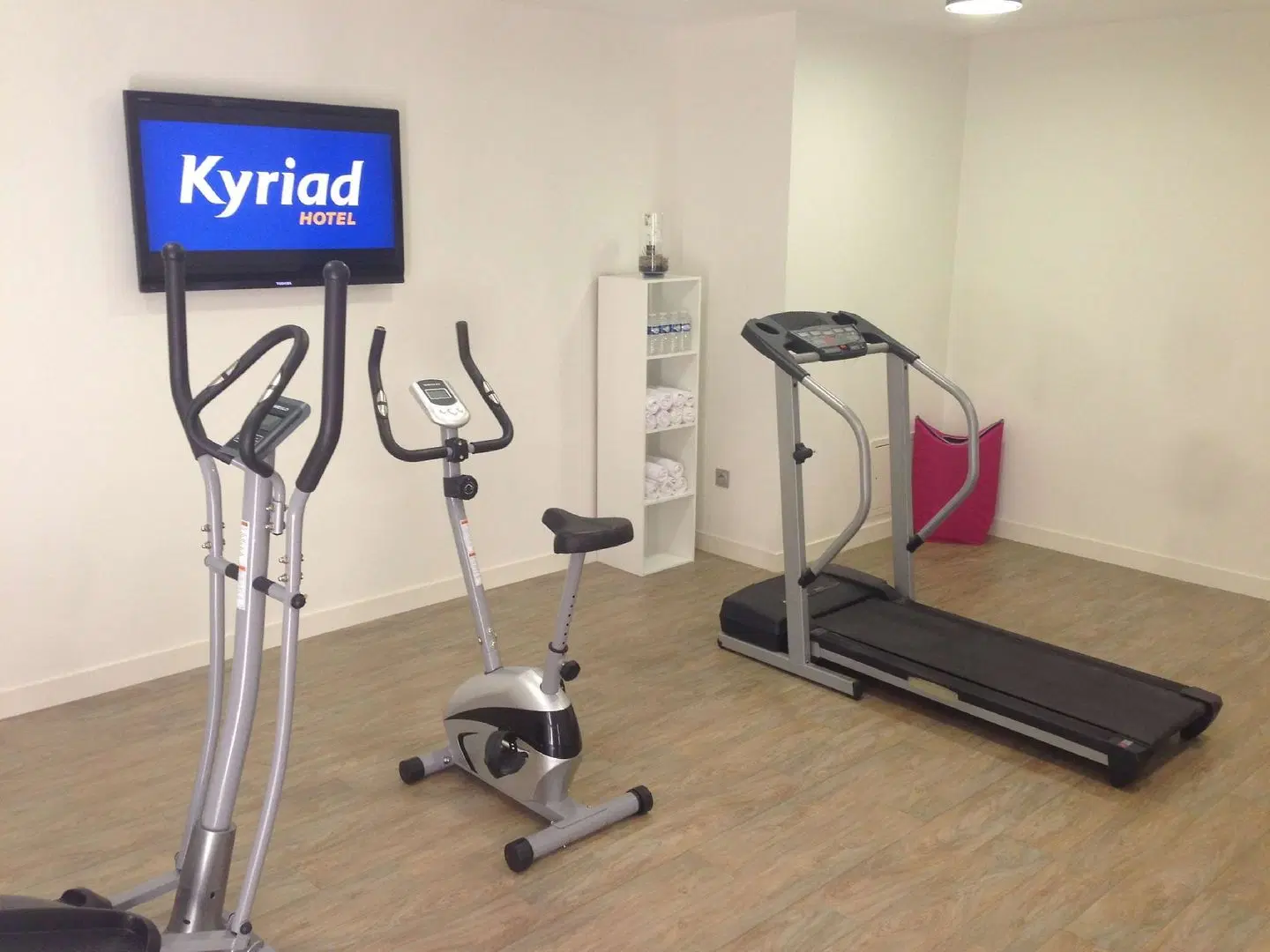 Kyriad Hotel Laval SPORTS_AND_LEISURE