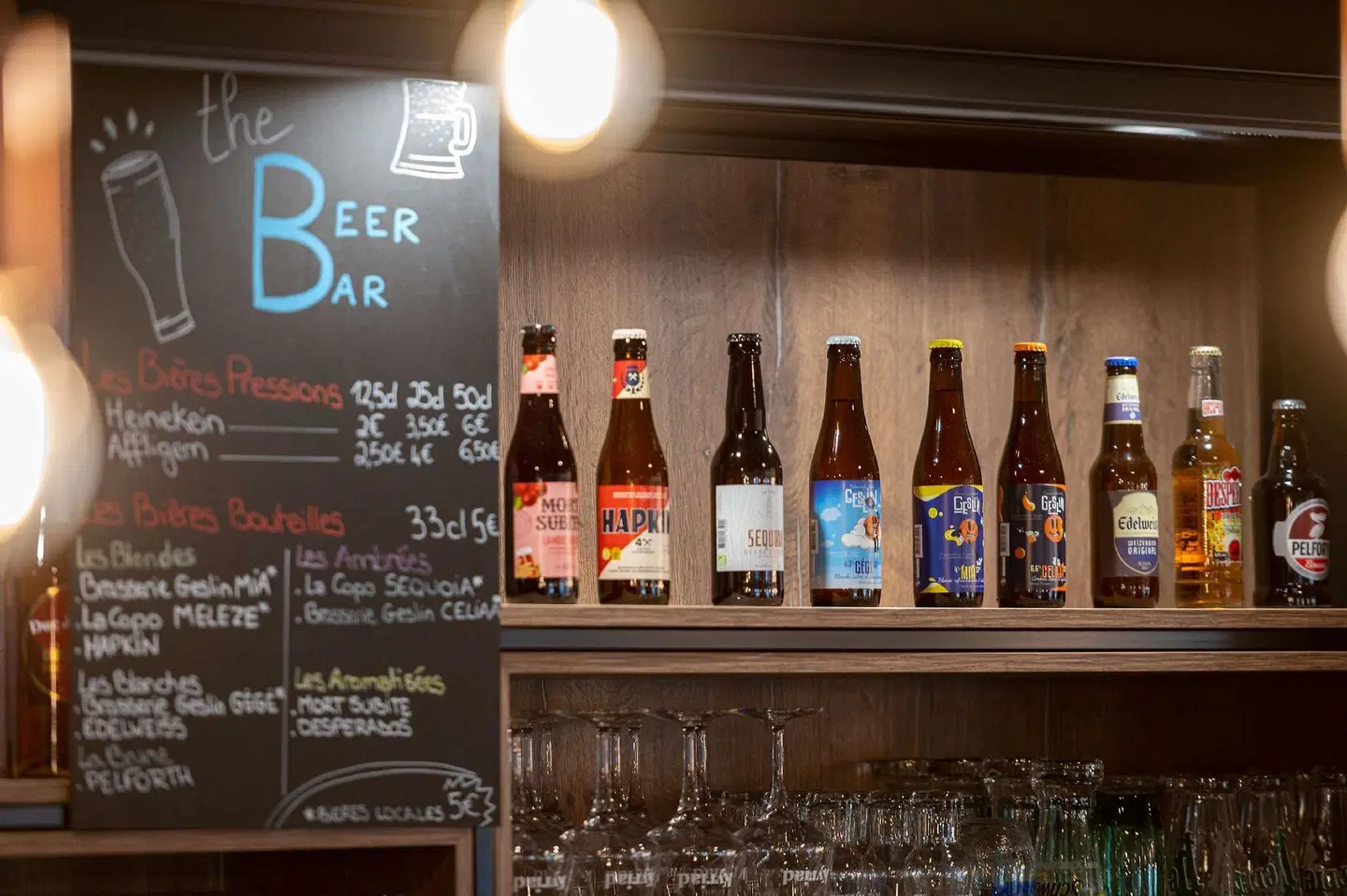 Kyriad Hotel Laval Bar