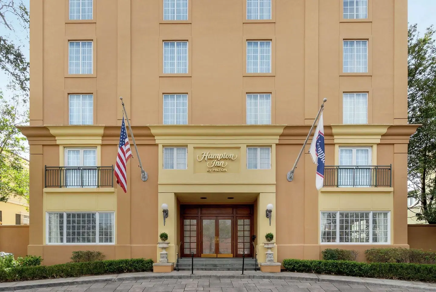 Hampton Inn New Orleans-St. Charles Ave./Garden District EXTERIOR