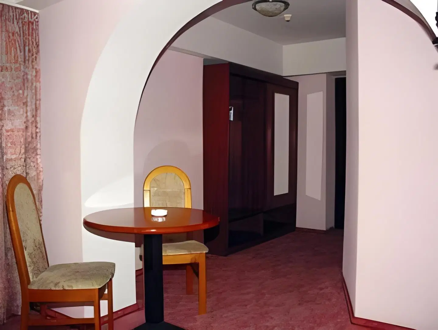 Tauras ROOM_EXAMPLE