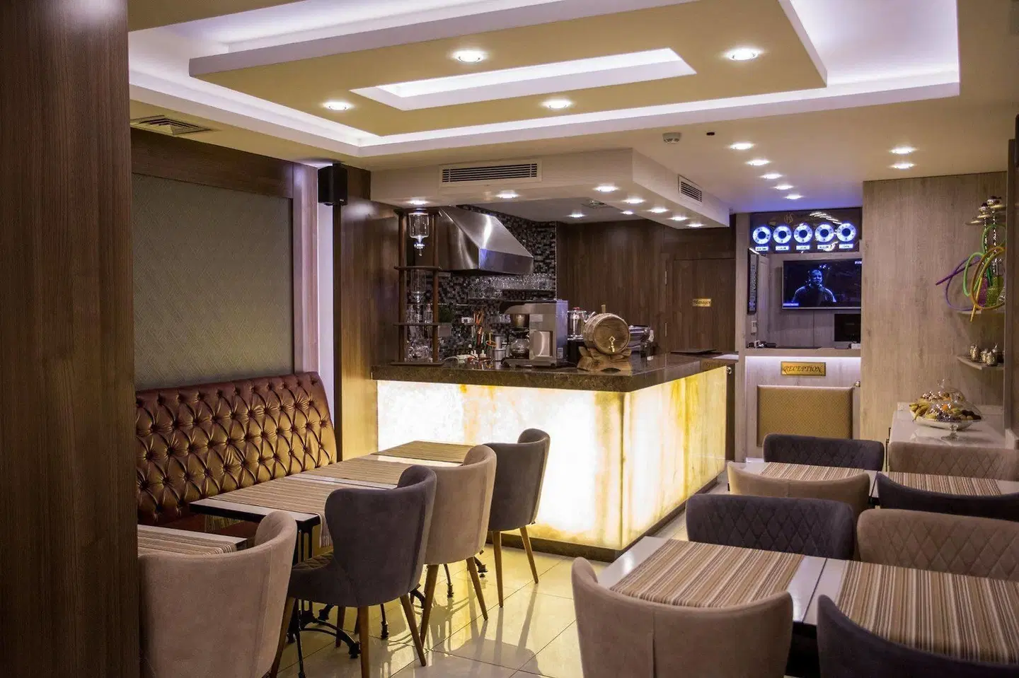 Bonne Sante Hotel Bar