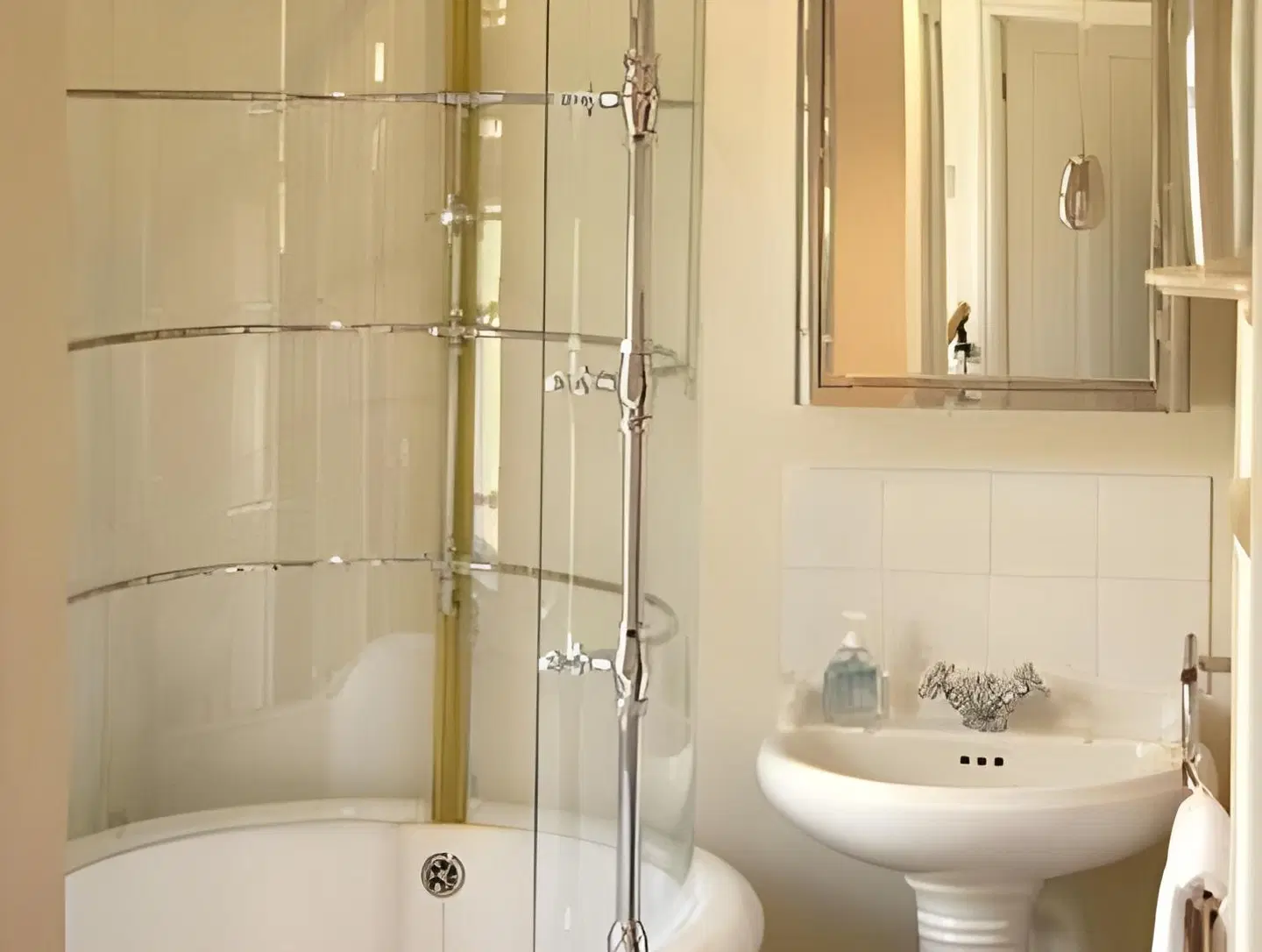 The Bath House B&B Badezimmer