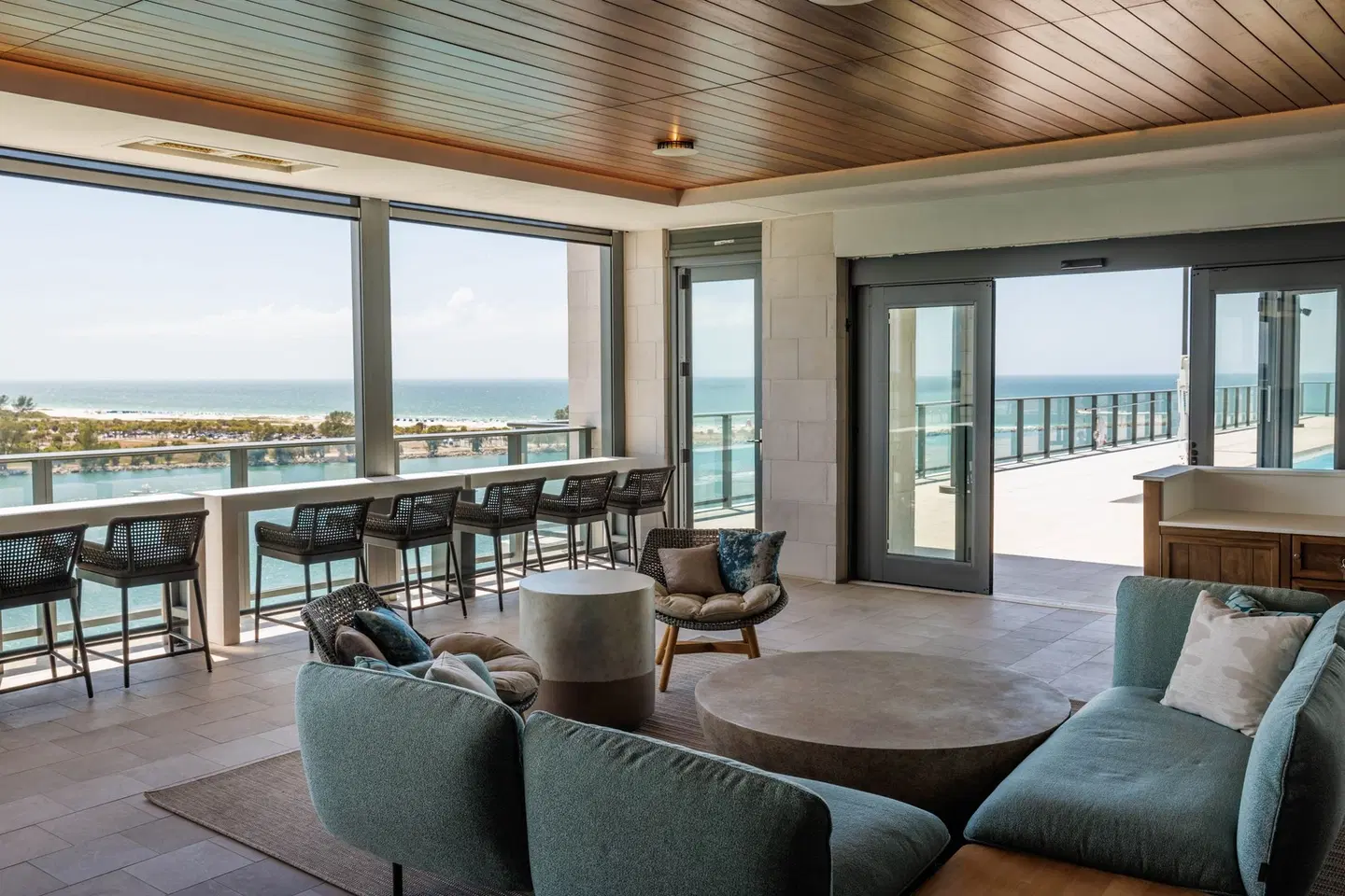 JW Marriott Clearwater Beach Resort and Spa Bar