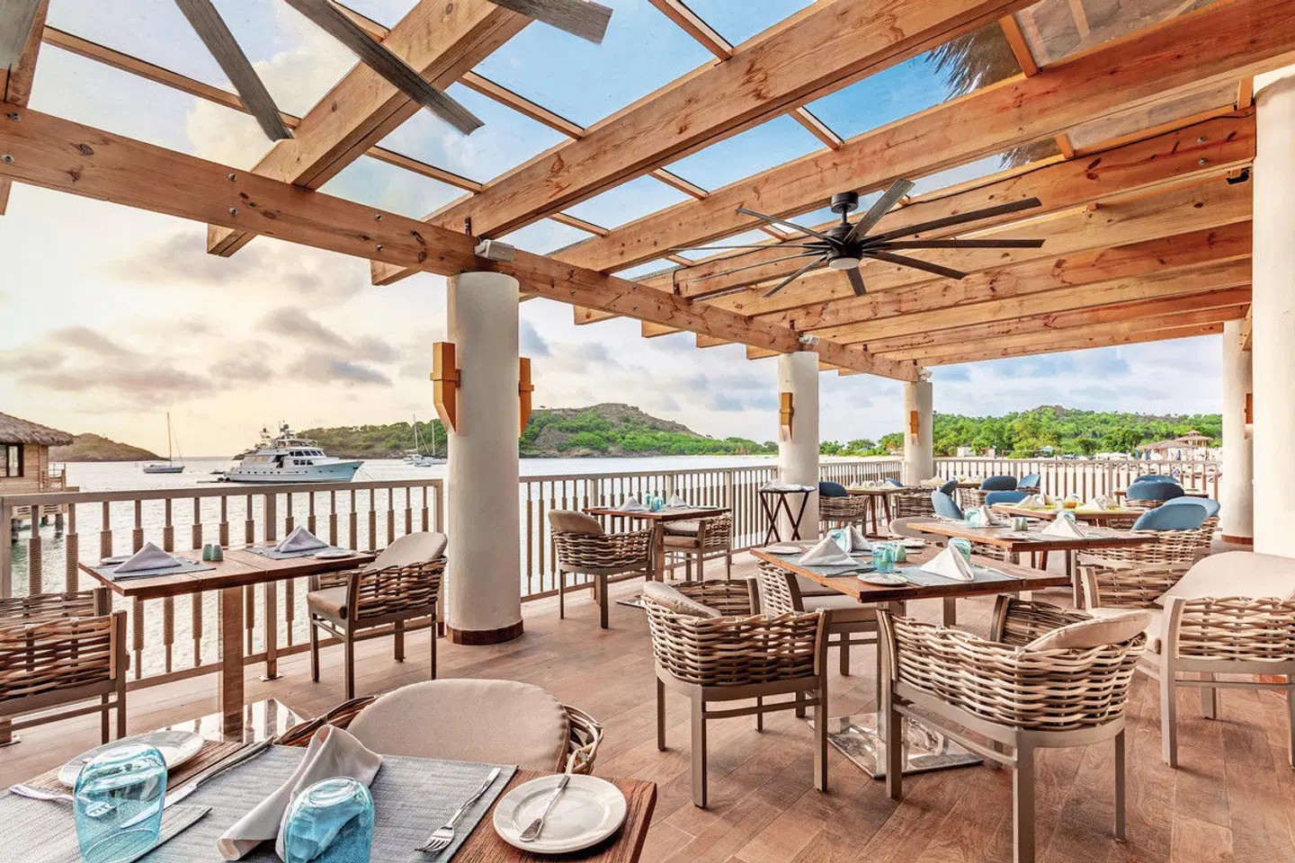 Royalton Antigua Chairman Overwater Bungalows Terrasse