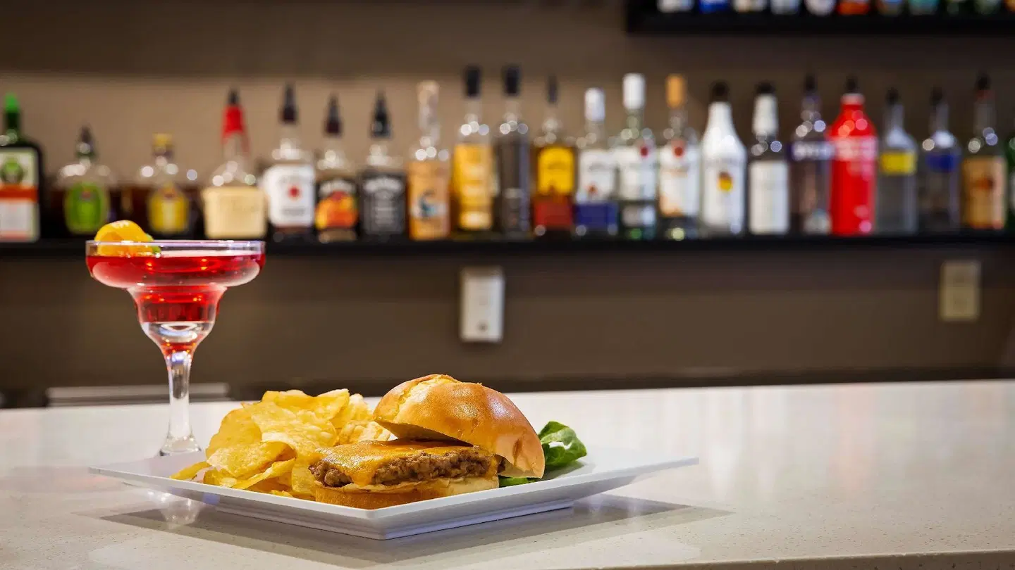 Best Western Plus Kansas City Airport - KCI East Restaurant