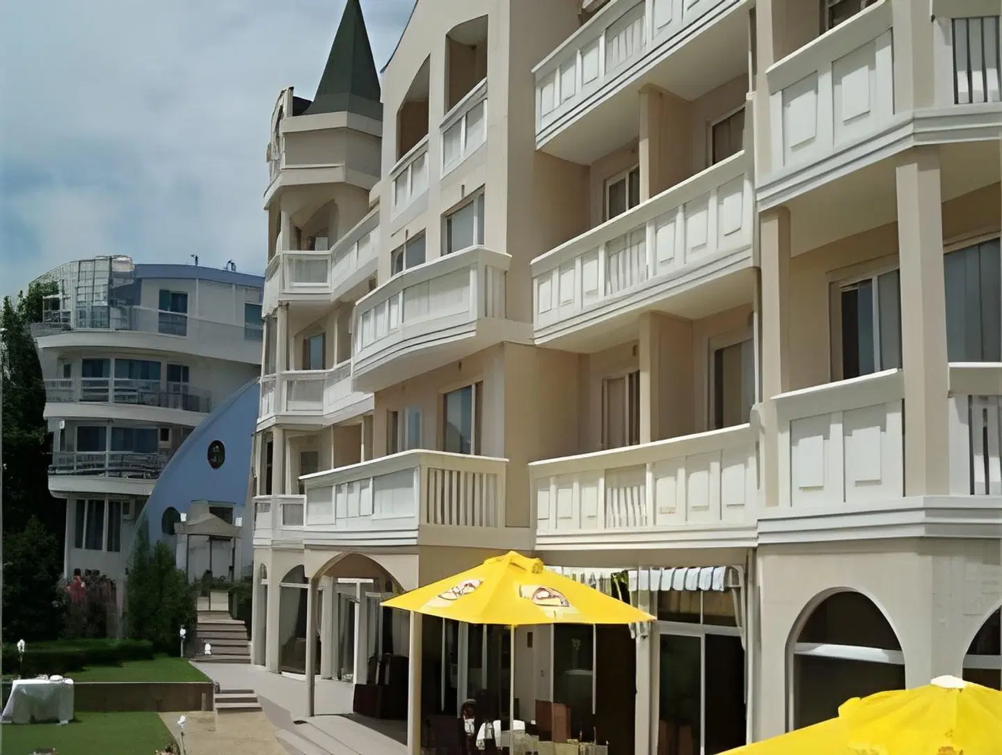 Alekta EXTERIOR