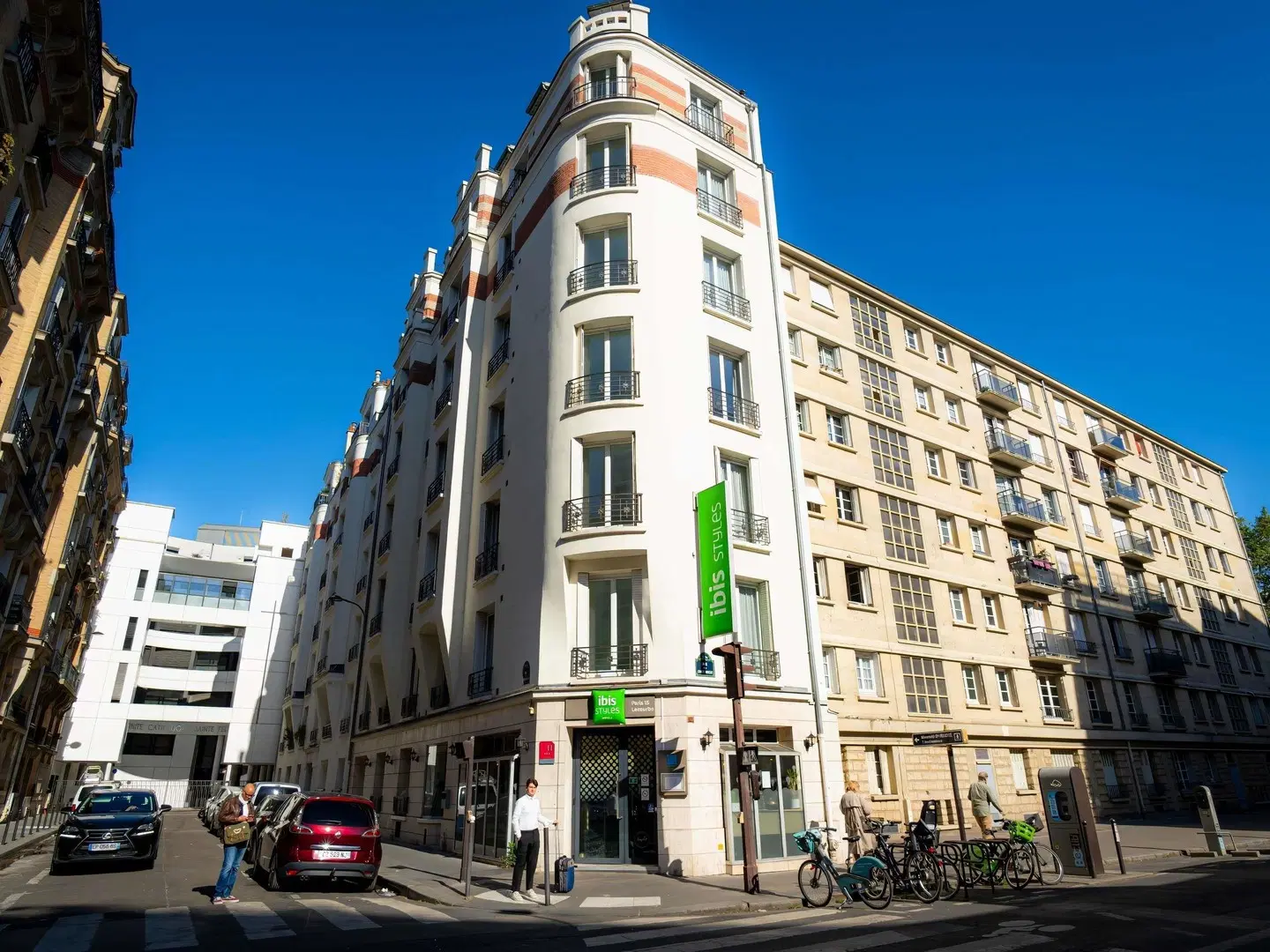 ibis Styles Paris 15 Lecourbe EXTERIOR