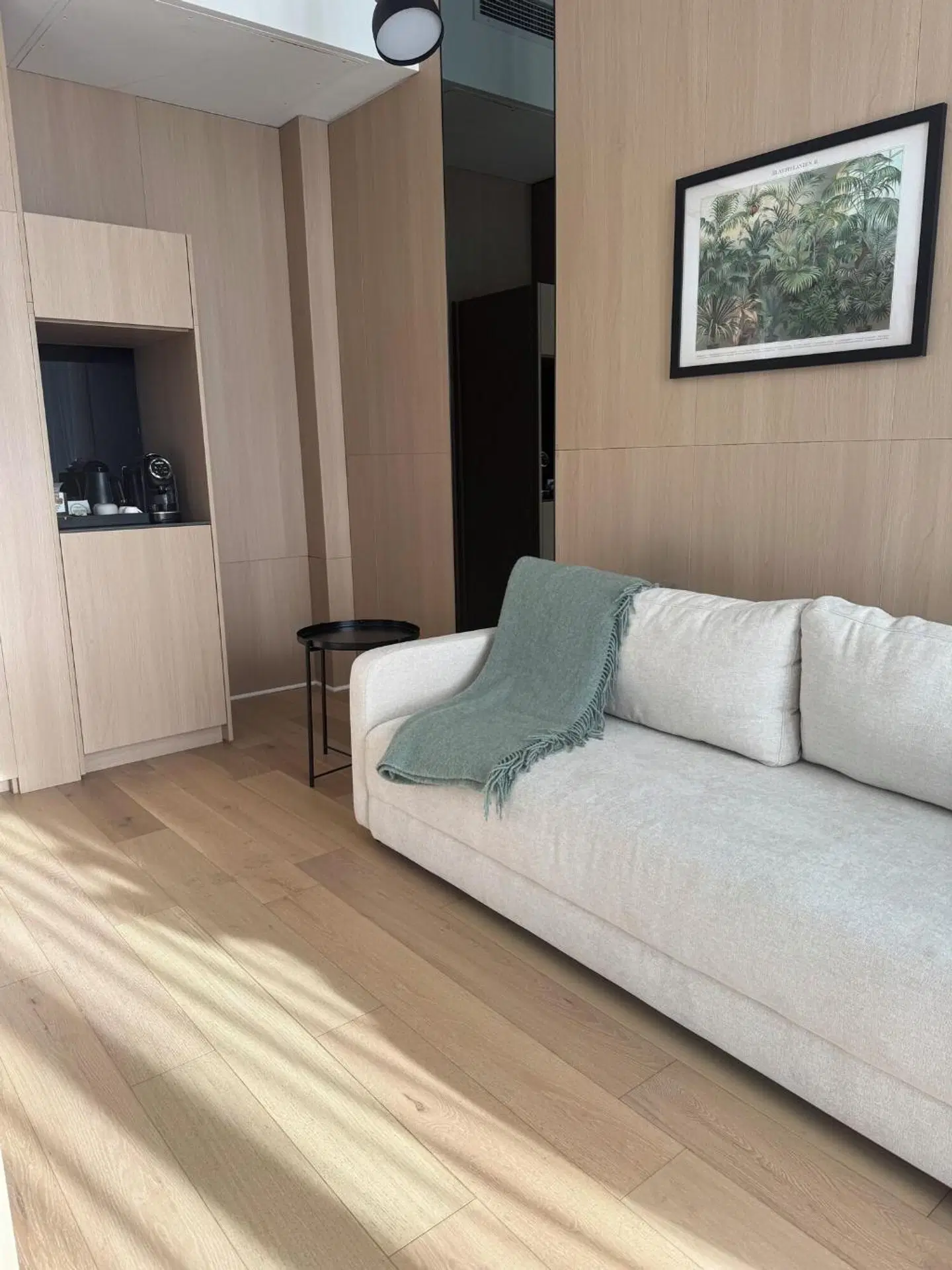 The March Hotel ROOM_EXAMPLE