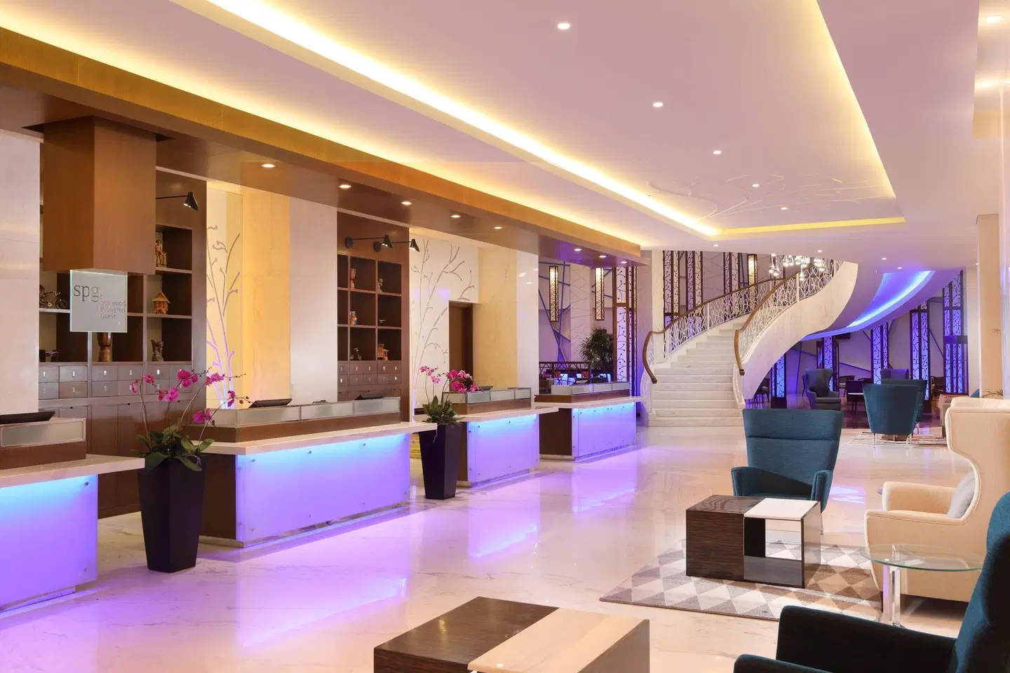 Four Points by Sheraton Manado LOUNGE_LOBBY