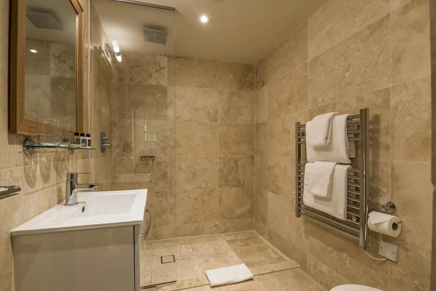 32 Townhouse Badezimmer
