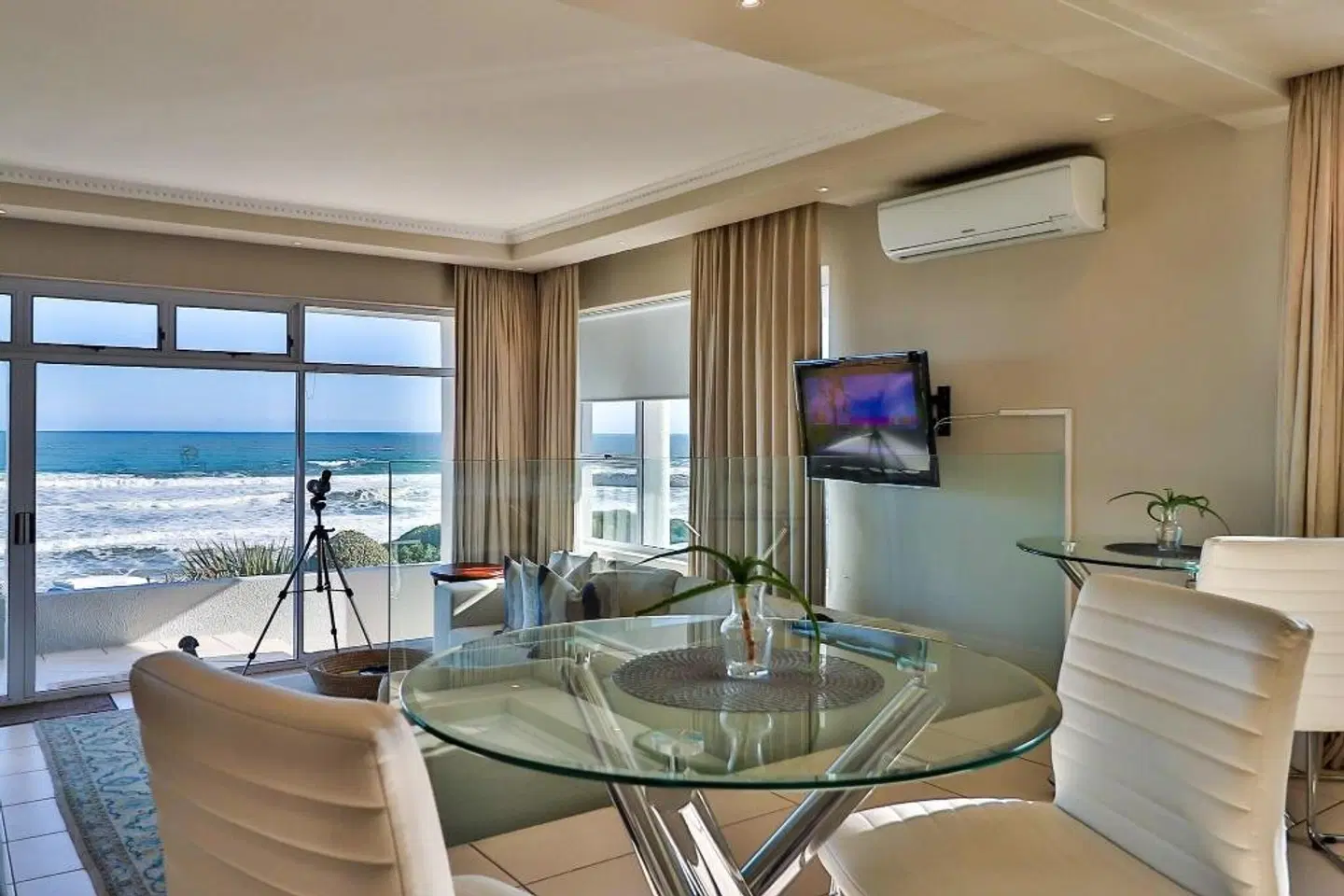 Hermanus Beachfront Lodge ROOM_EXAMPLE