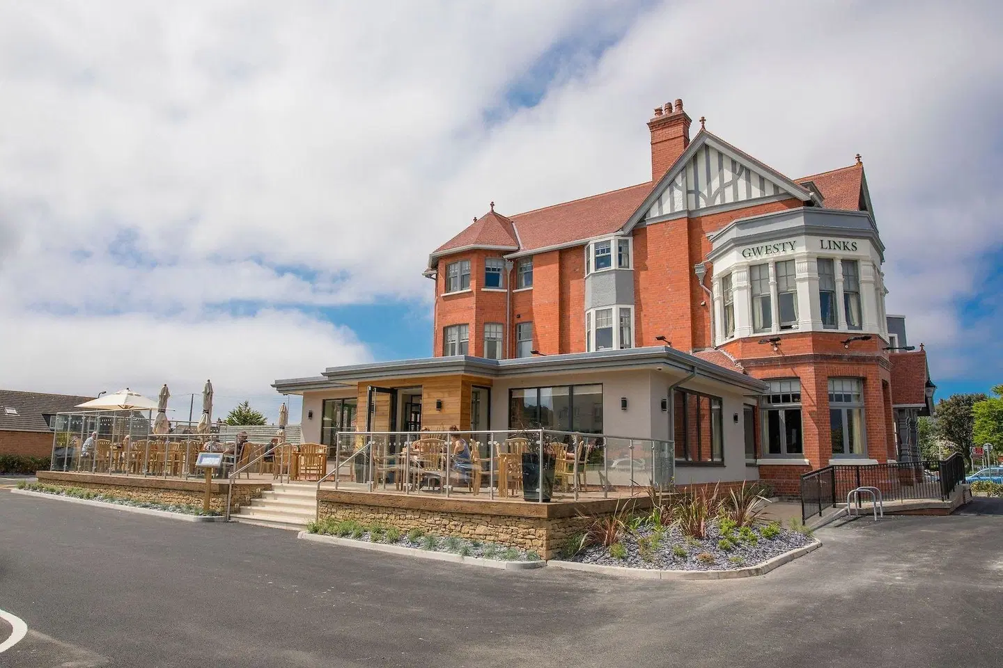 Links Hotel EXTERIOR