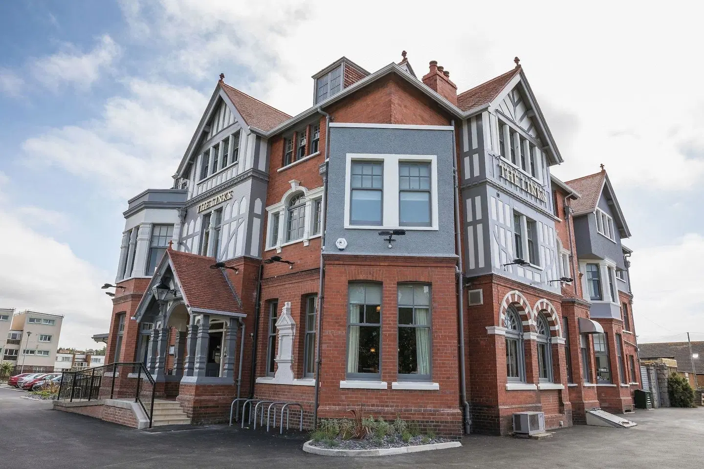 Links Hotel EXTERIOR