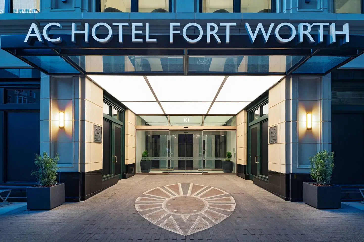 AC Hotel by Marriott Fort Worth Downtown EXTERIOR