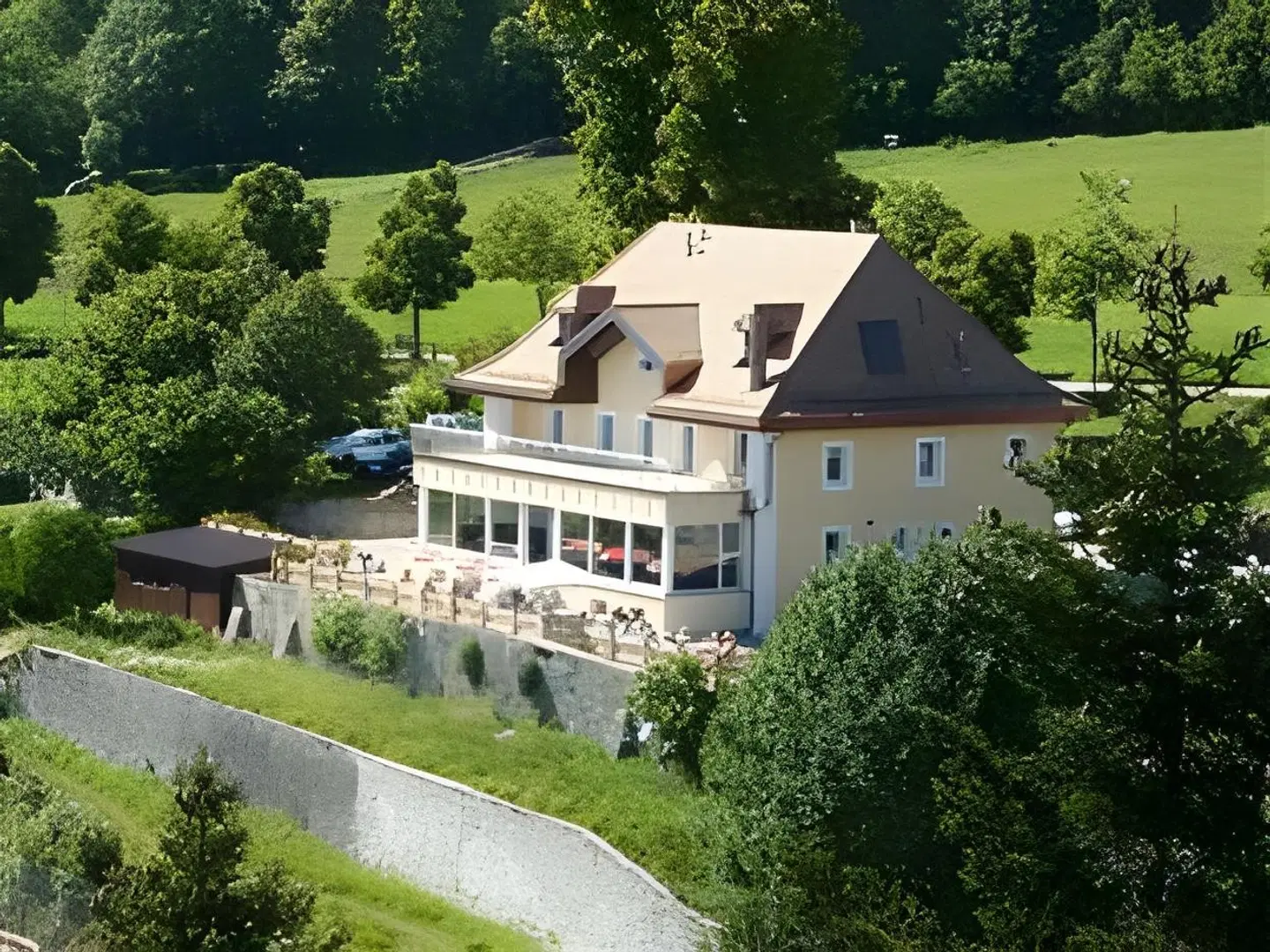 Du Chaumont EXTERIOR