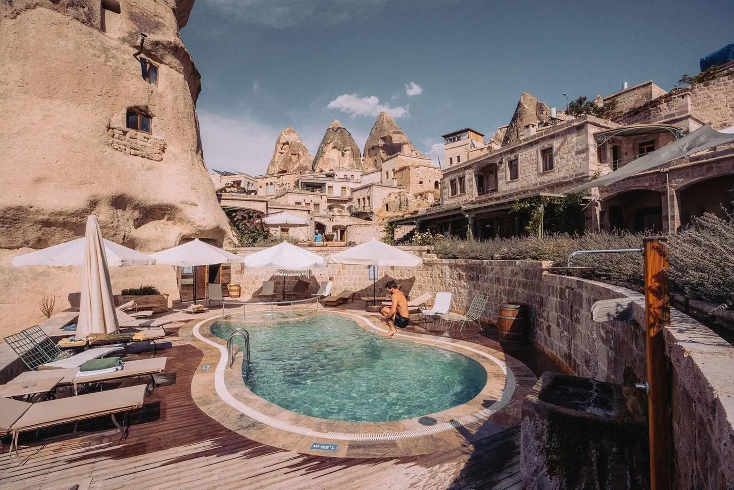 Aza Cave Hotel OUTDOOR_POOL