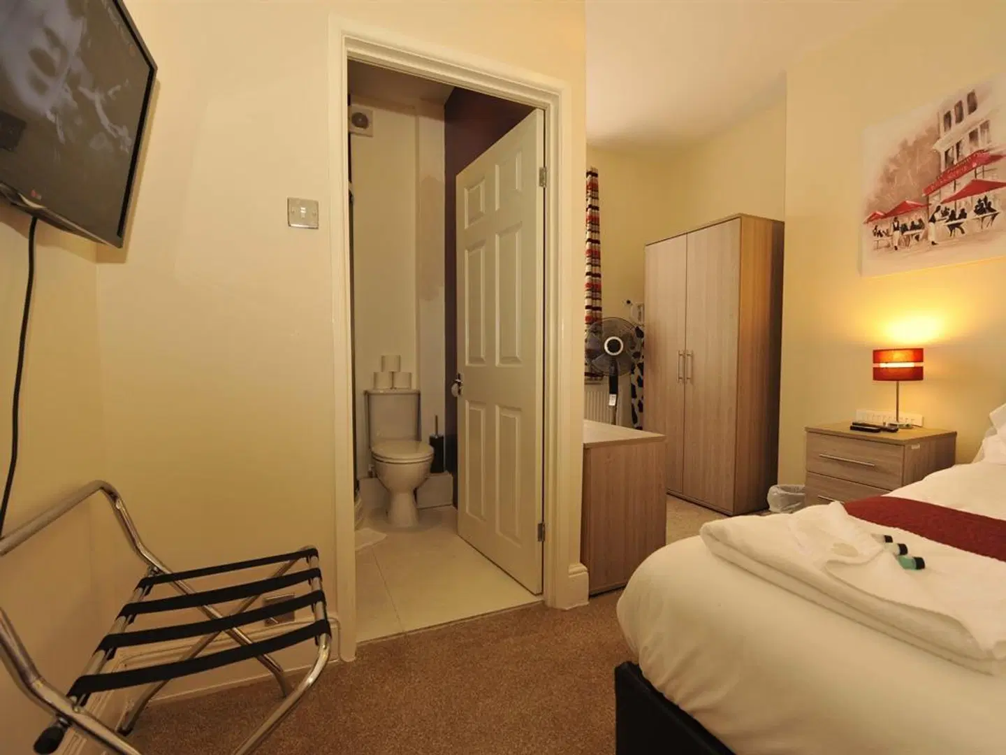 Gail's Guest House ROOM_EXAMPLE
