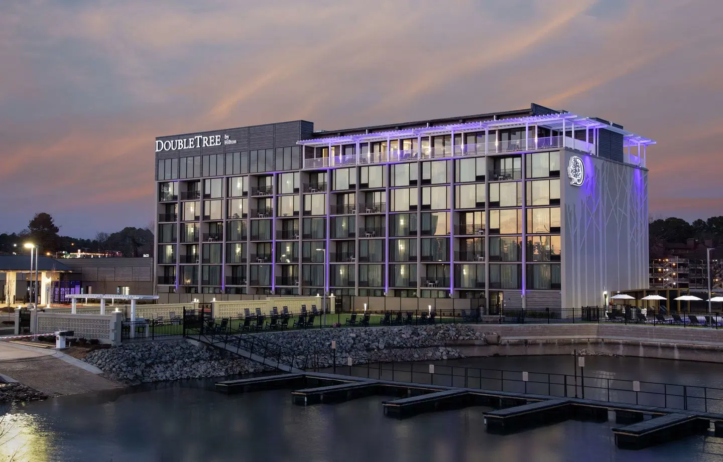 DoubleTree by Hilton Hot Springs EXTERIOR