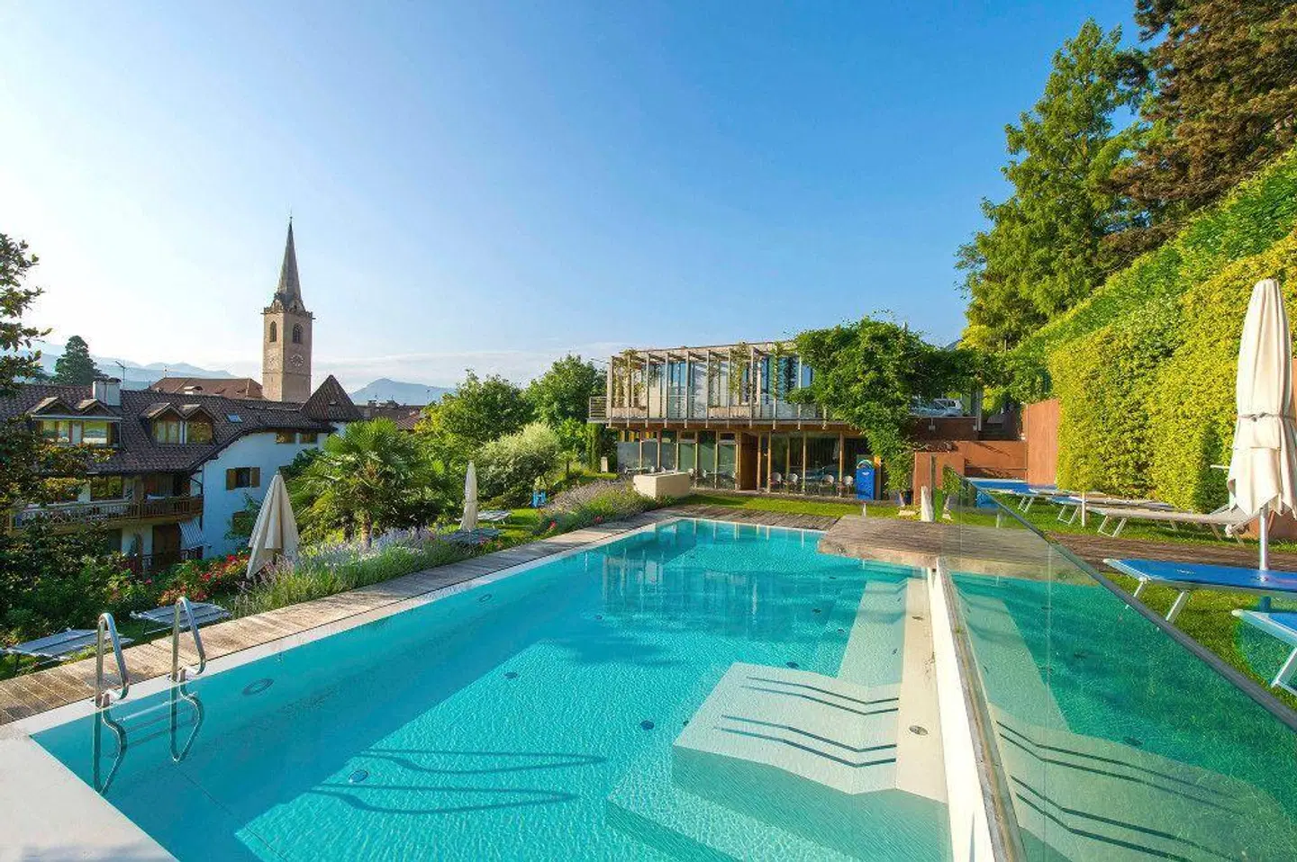 Goldener Stern OUTDOOR_POOL
