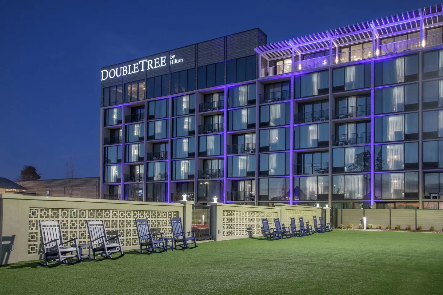 DoubleTree by Hilton Hot Springs EXTERIOR