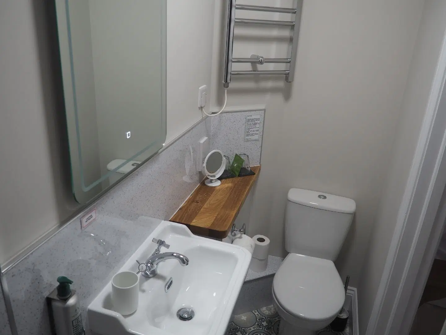 South View Guest House Badezimmer