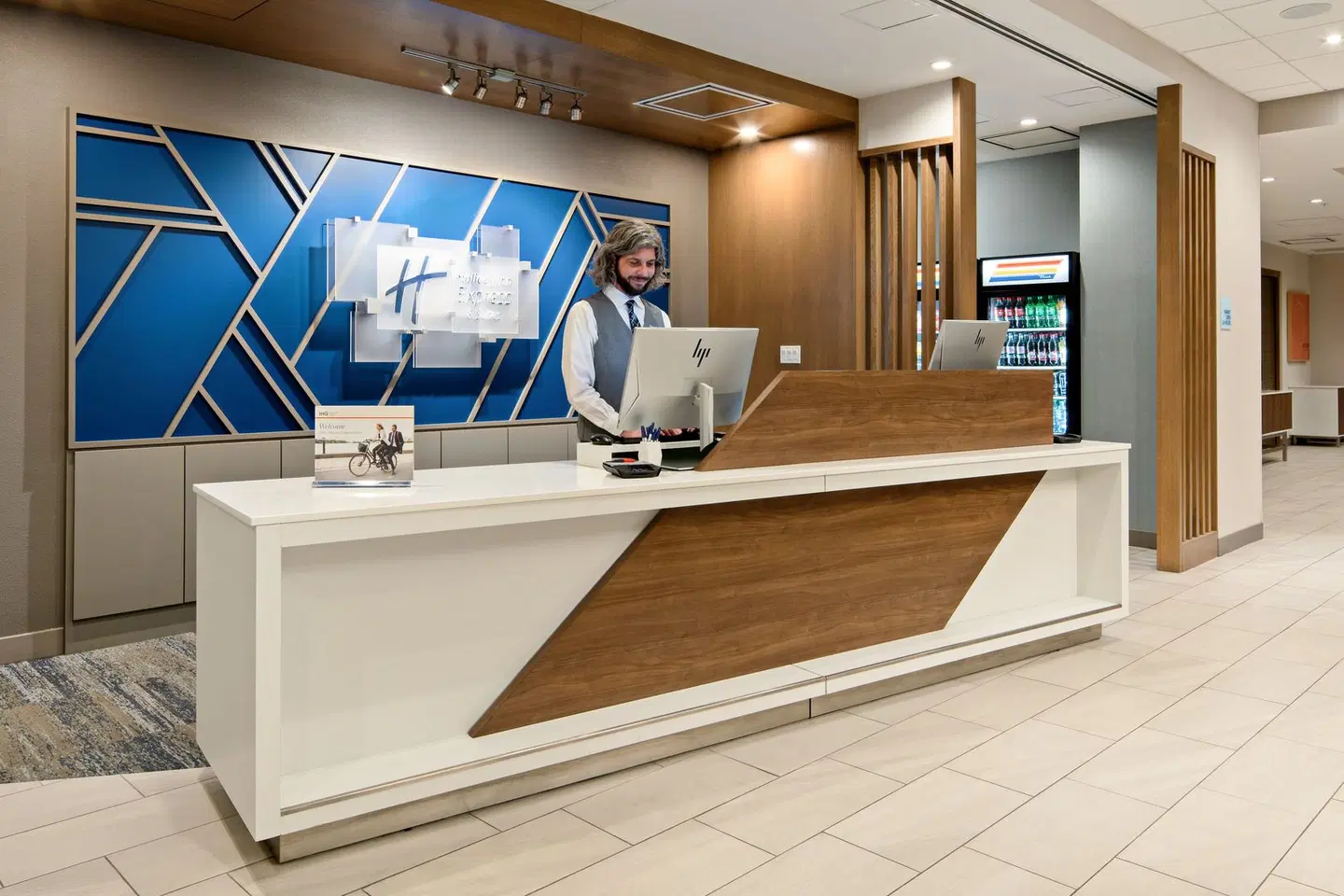 Holiday Inn Express & Suites Palm Desert - Millennium by IHG LOUNGE_LOBBY