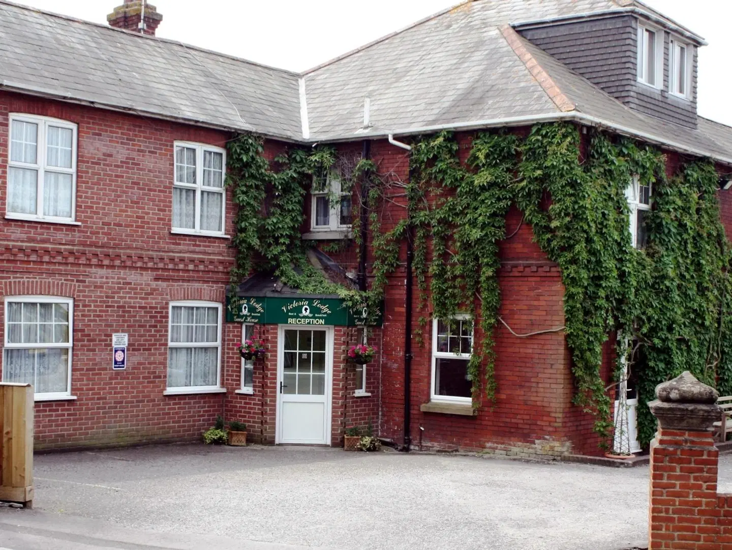 Victoria Lodge Guest House EXTERIOR