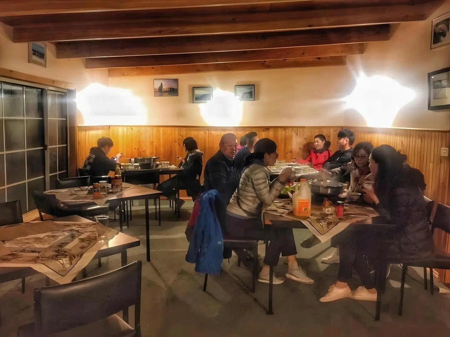 Twelve Apostles Motel  Country Retreat PEOPLE