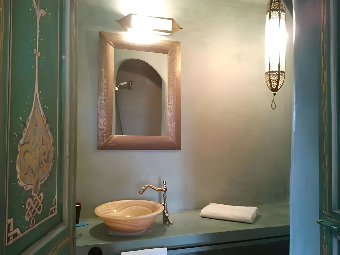 Dar Zambra Badezimmer