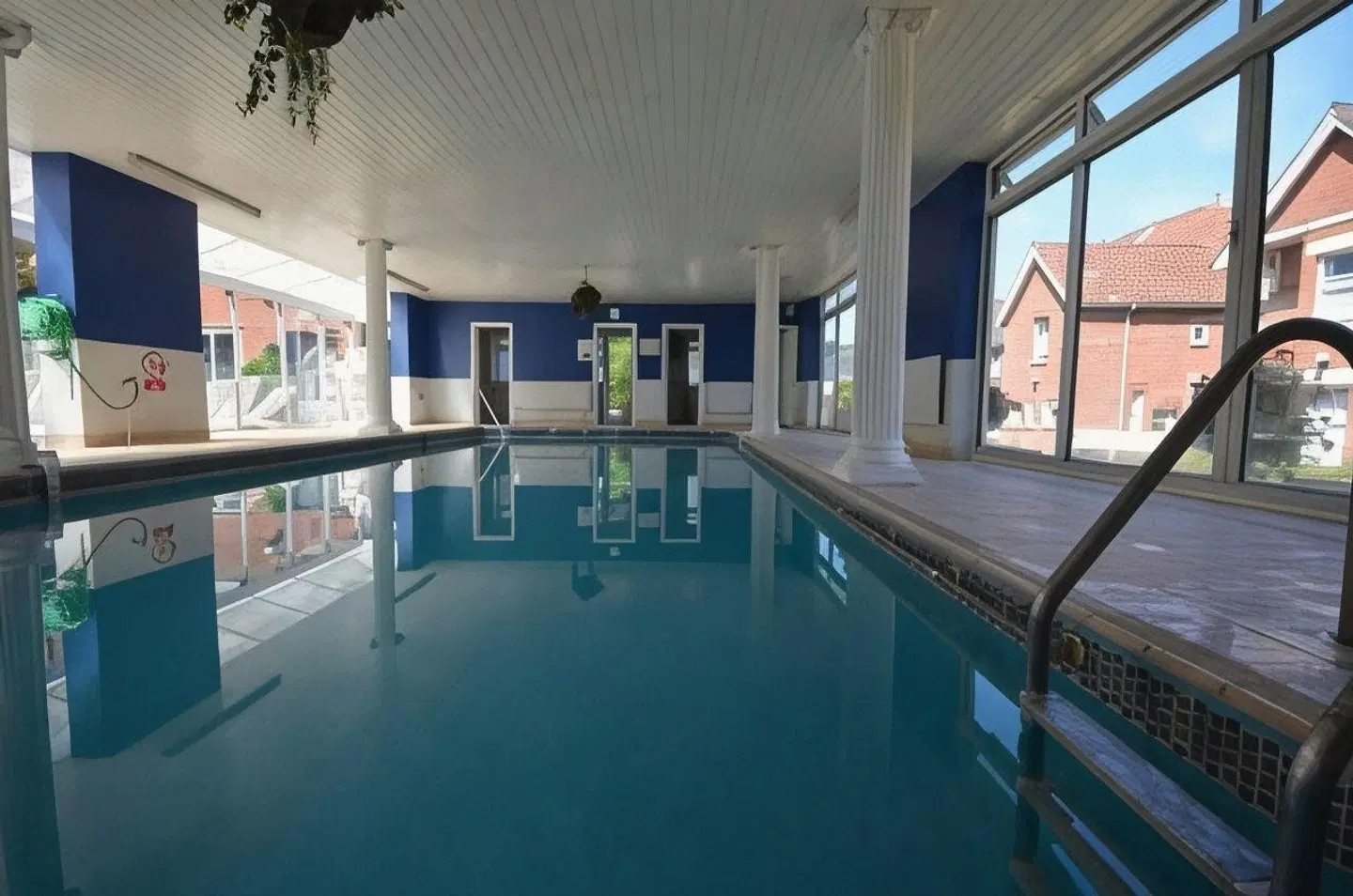 Laguna Hotel Hallenbad