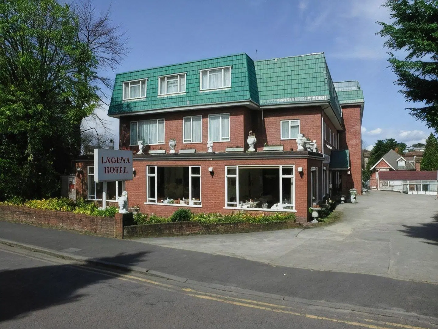 Laguna Hotel EXTERIOR
