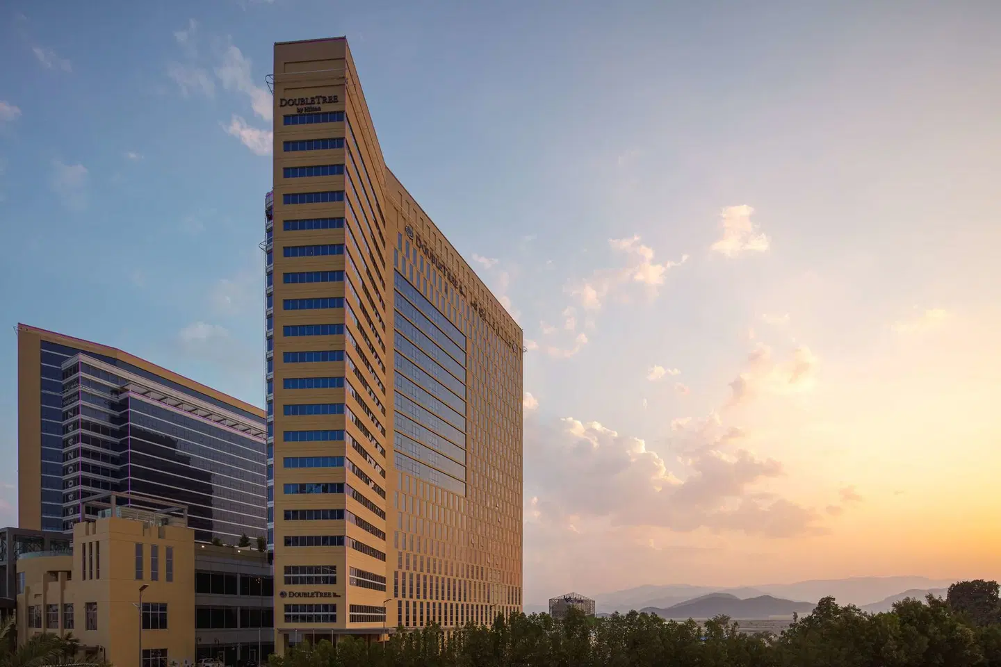 DoubleTree by Hilton Fujairah City EXTERIOR