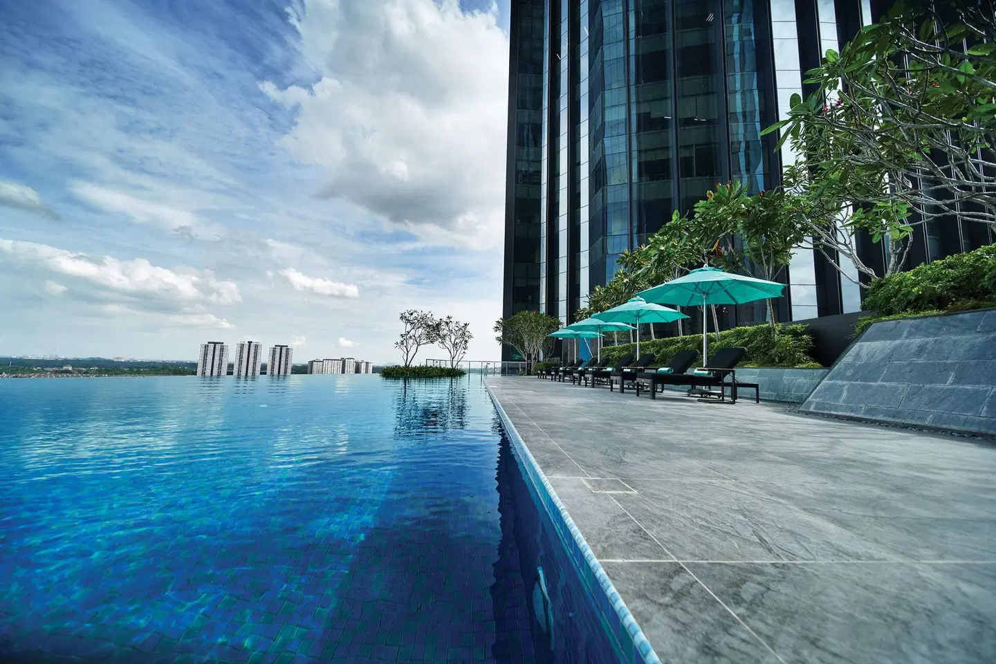 DoubleTree by Hilton Shah Alam i-City OUTDOOR_POOL