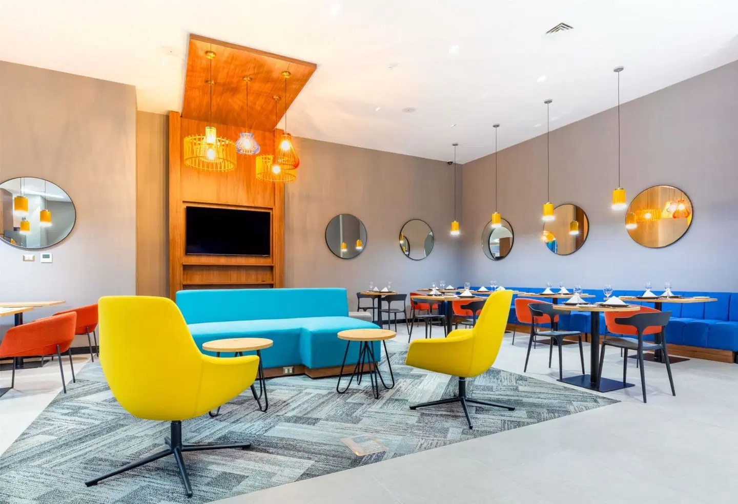 Tru By Hilton Chillan Ferrat Bar