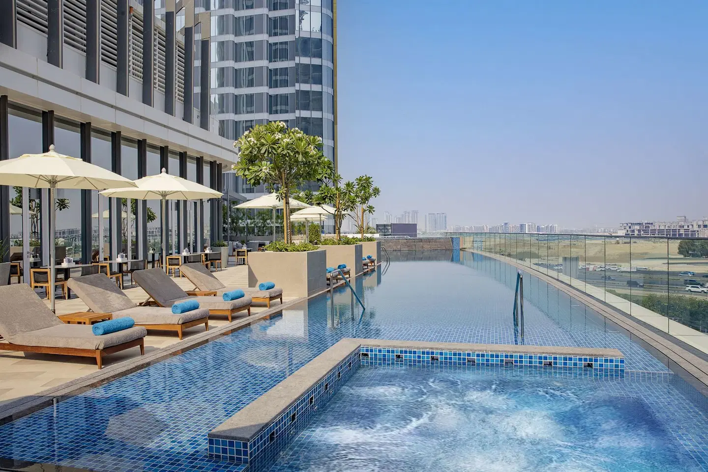 Embassy Suites By Hilton Dubai Business Bay OUTDOOR_POOL