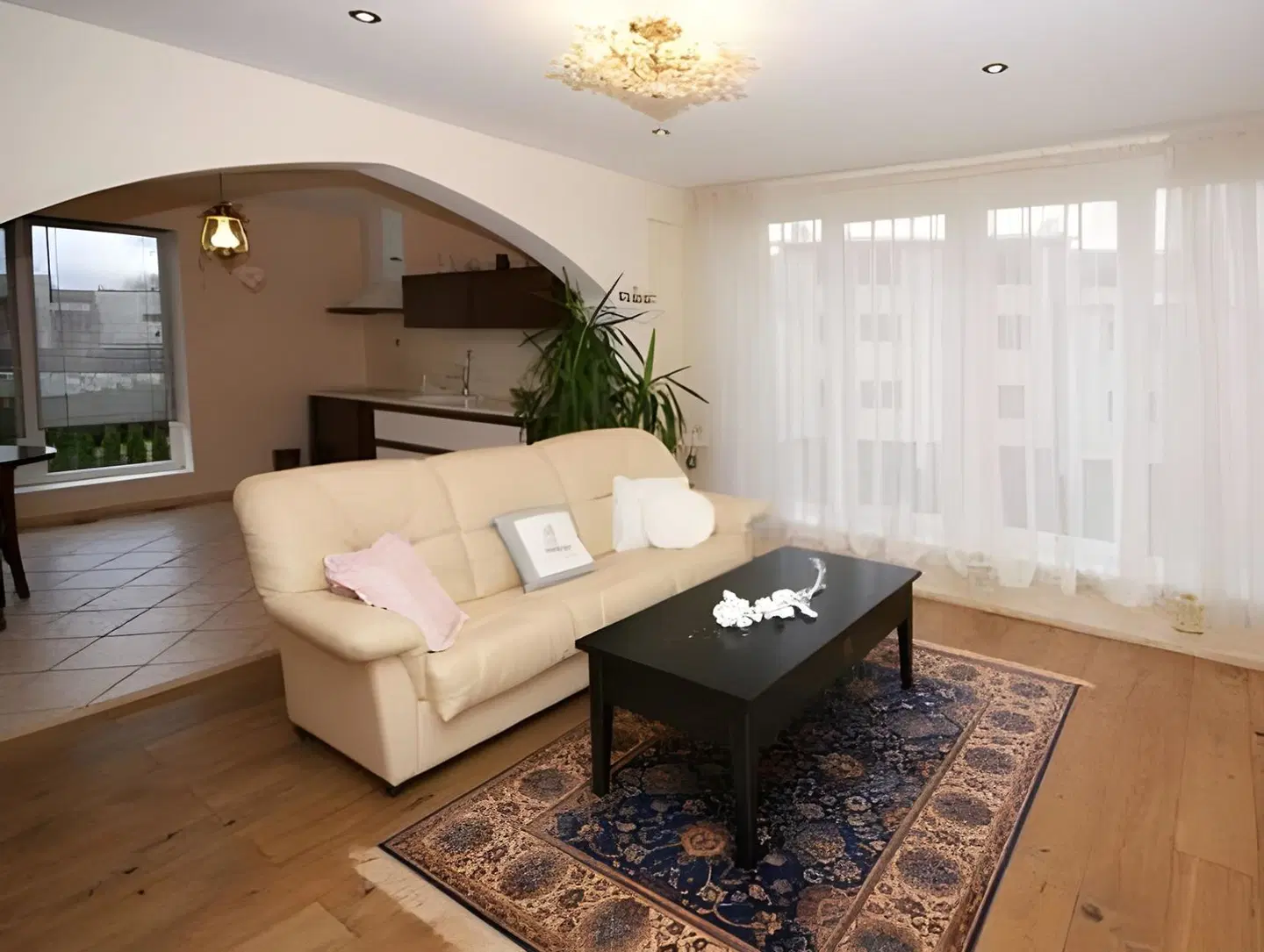 Baltas Namas ROOM_EXAMPLE